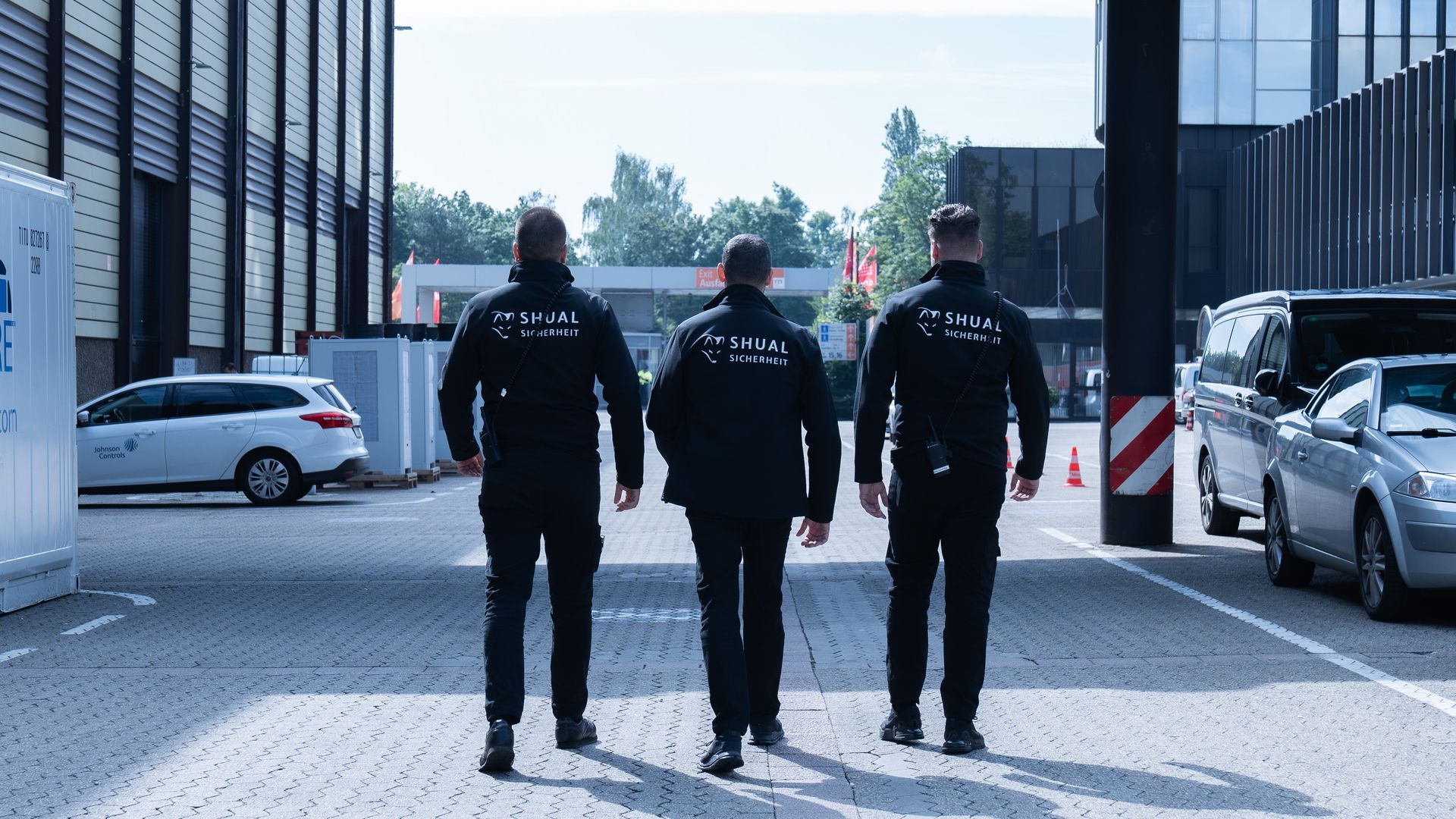 Shual Security Mitarbeiter